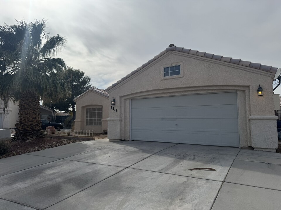 5213 N Leopard Ct in North Las Vegas, NV - Building Photo