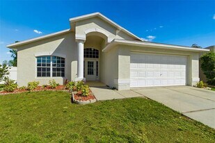 7904 Floradora Dr in New Port Richey, FL - Building Photo