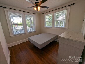 28 Woodrow Ave in Asheville, NC - Building Photo - Building Photo