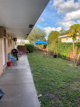 2338 Liberty St in Hollywood, FL - Building Photo - Building Photo