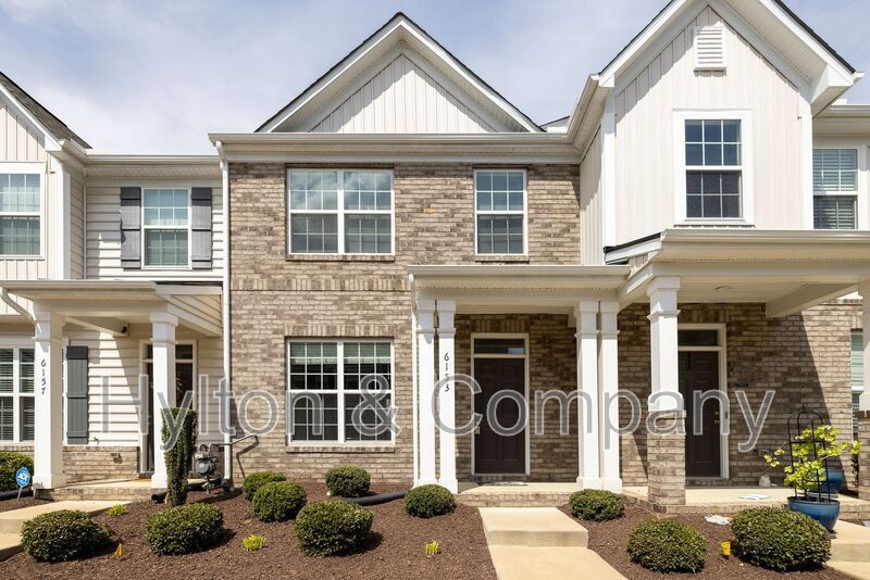 6153 Bowline Ln in Richmond, VA - Foto de edificio
