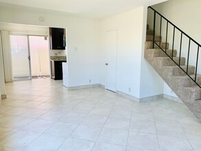 3111 Byron St in San Diego, CA - Building Photo - Building Photo
