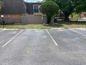 1212 Vista Oaks Cir NE in Palm Bay, FL - Building Photo - Building Photo