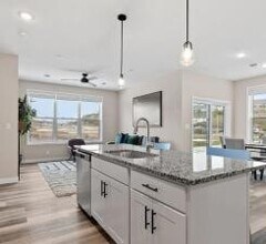 10454 Robinwood Rd in Chaska, MN - Building Photo - Building Photo