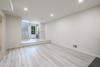 59 Malibu Dr in Eatontown, NJ - Building Photo - Building Photo