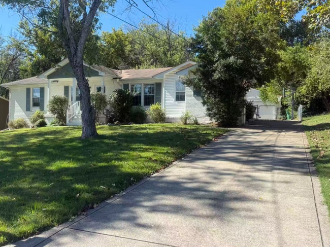 2821 Galesburg Dr in Nashville, TN - Foto de edificio - Building Photo