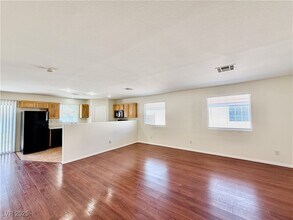 4912 River Splash Ave in Las Vegas, NV - Building Photo - Building Photo