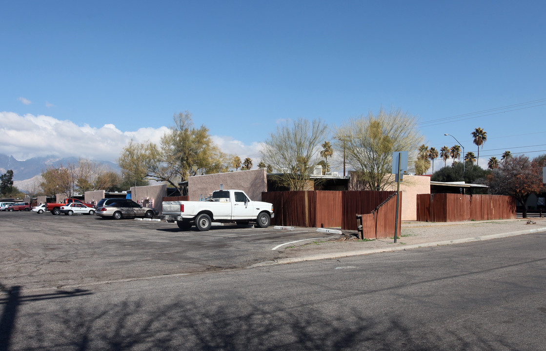 ALVERNON PLAZA in Tucson, AZ - Building Photo