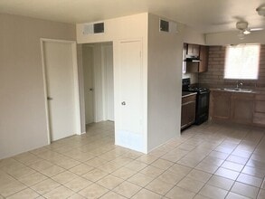426 E Navajo Rd in Tucson, AZ - Building Photo - Building Photo