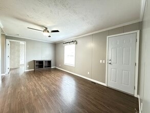 38079 Orleans St in Clinton Township, MI - Building Photo - Building Photo