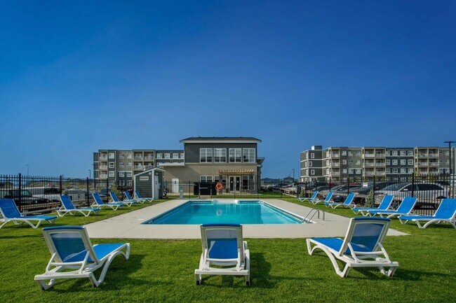 Sterling Manor in Regina, SK - Building Photo - Building Photo