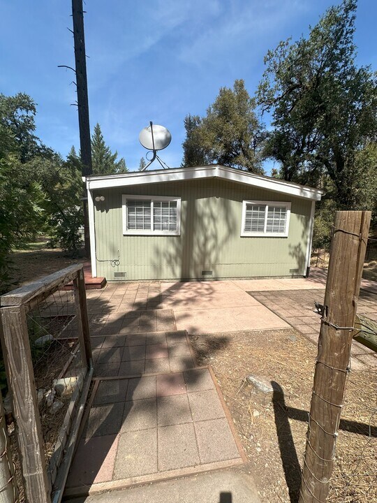 4700 Mineral Way in Placerville, CA - Building Photo