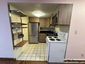 53 A St Paul St in Brookline, MA - Building Photo - Building Photo