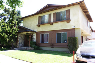 747 N Adele St in Orange, CA - Foto de edificio - Building Photo