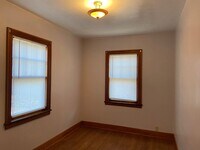 815 Division St photo'