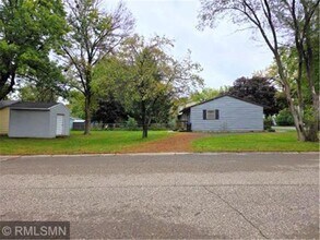653 N 2nd St in New Richmond, WI - Building Photo - Building Photo