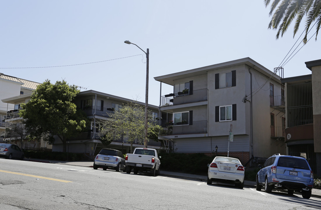 255-263 41st St in Oakland, CA - Building Photo