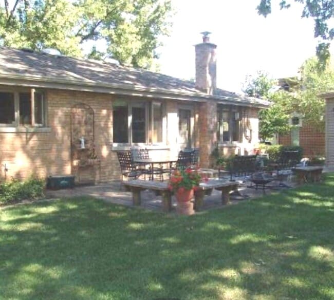 2187 Scott Rd in Northbrook, IL - Building Photo - Building Photo