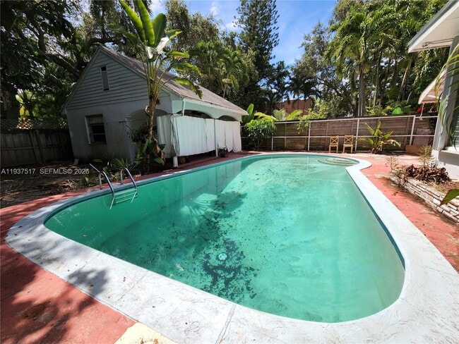 8335 NE 3rd Ave in Miami, FL - Building Photo - Building Photo