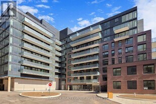 4365 Bloor St W in Toronto, ON - Building Photo