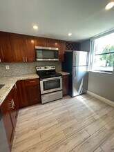 5200 NW 33rd St, Unit 43 in Oakland Park, FL - Foto de edificio - Building Photo