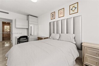 5640 Collins Ave-Unit -5640 Collins Ave appt 4D in Miami Beach, FL - Building Photo - Building Photo