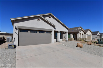 11081 Gem Valley Rd in Socorro, TX - Building Photo - Building Photo