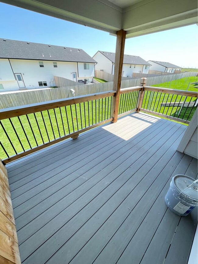 9279-9281 N Fox Pointe Ct in Wichita, KS - Building Photo - Building Photo