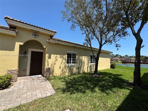 3384 NE 11th Dr in Homestead, FL - Foto de edificio - Building Photo