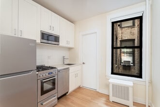 52-25 Skillman Ave in Queens, NY - Building Photo - Building Photo