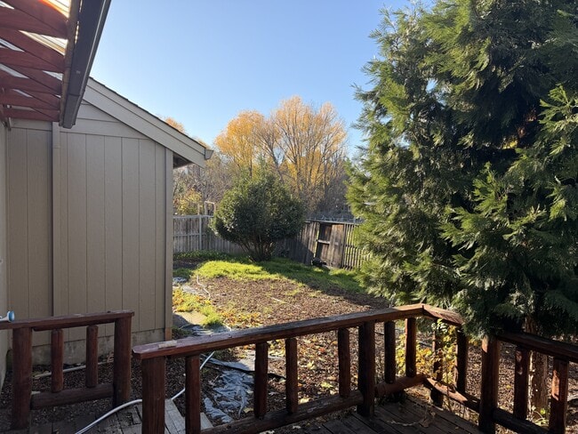 164 Graham Way in Talent, OR - Building Photo - Building Photo