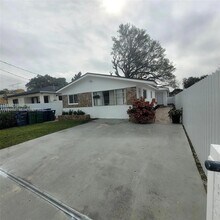 2126 NW 47th Terrace in Miami, FL - Building Photo - Building Photo