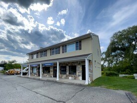 93 Park Lane Rd, Unit A in New Milford, CT - Building Photo