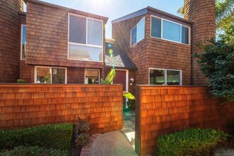 325 S Sierra Ave, Unit 36 in Solana Beach, CA - Building Photo - Building Photo
