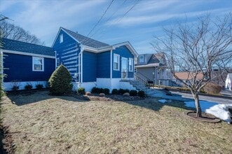 8 Ashford Pl in Yonkers, NY - Building Photo - Building Photo