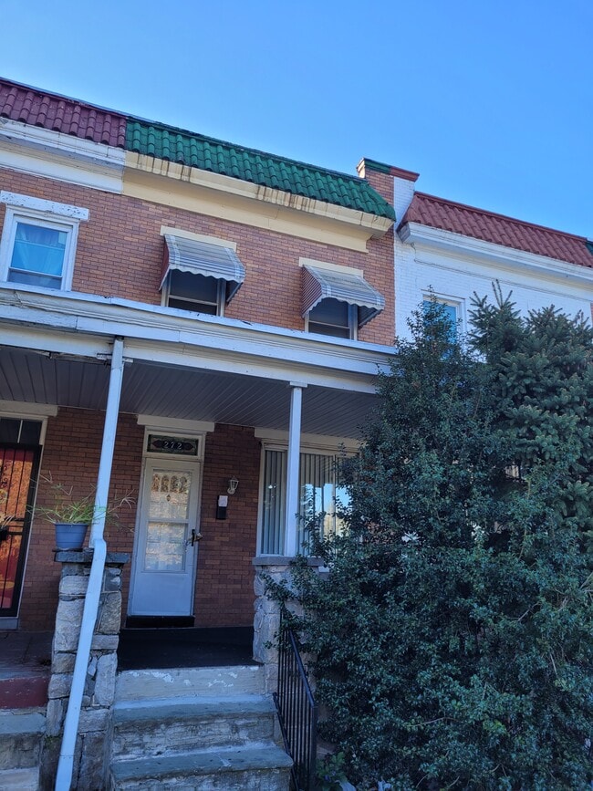 property at 272 N Hilton St