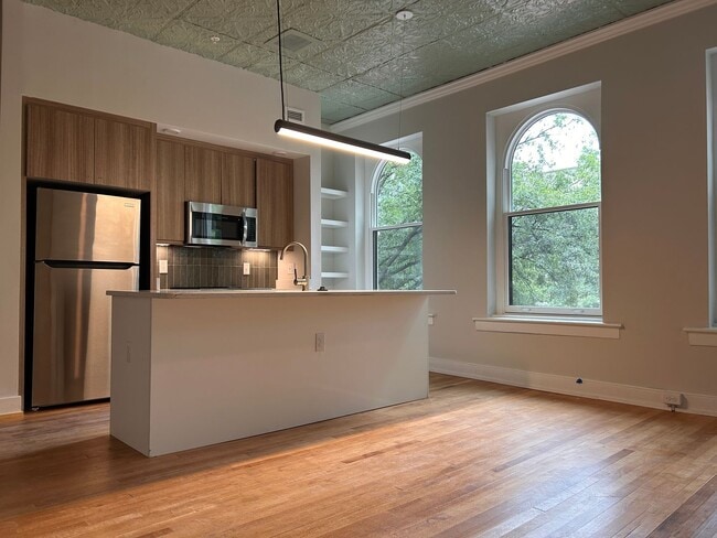 2 E Broad St in Richmond, VA - Foto de edificio - Interior Photo
