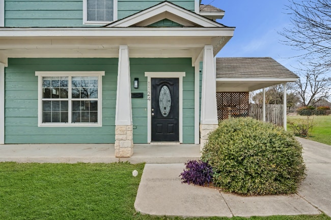 1124 N Penelope St in Belton, TX - Foto de edificio - Building Photo