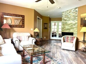 6655 N Canyon Crest Dr in Tucson, AZ - Building Photo - Building Photo