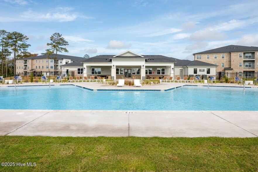 4568 Tides Wy, Unit Oak in South Brunswick, NC - Foto de edificio