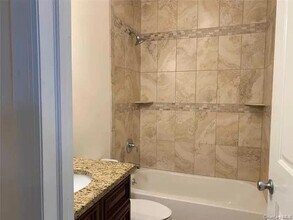 23 Nicole Ct in Copiague, NY - Building Photo - Building Photo