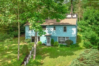 24 Crescent Dr in Holmes, NY - Building Photo - Building Photo