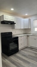 1134 Co Rd 464 in Lake Panasoffkee, FL - Foto de edificio - Building Photo