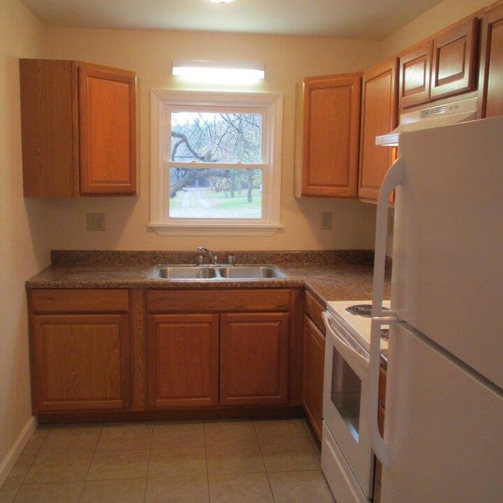 32 Overlock Rd-Unit -C in Levant, ME - Building Photo