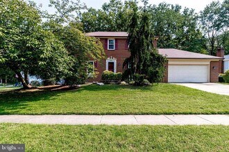 9707 Glenway Ct in Burke, VA - Building Photo - Building Photo