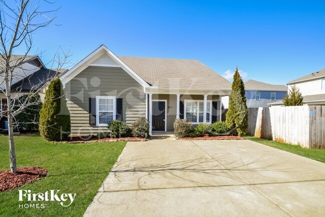 property at 810 Hawthorn Ln