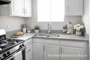 2737 Francis Ave, Unit 105 in Los Angeles, CA - Building Photo