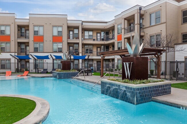 The Watson in Grand Prairie, TX - Foto de edificio - Building Photo