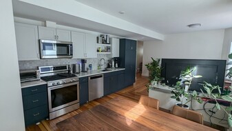 46 Simpson Ave, Unit 1 Apartamentos