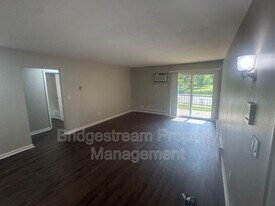 481 N Broadway St in Trotwood, OH - Building Photo